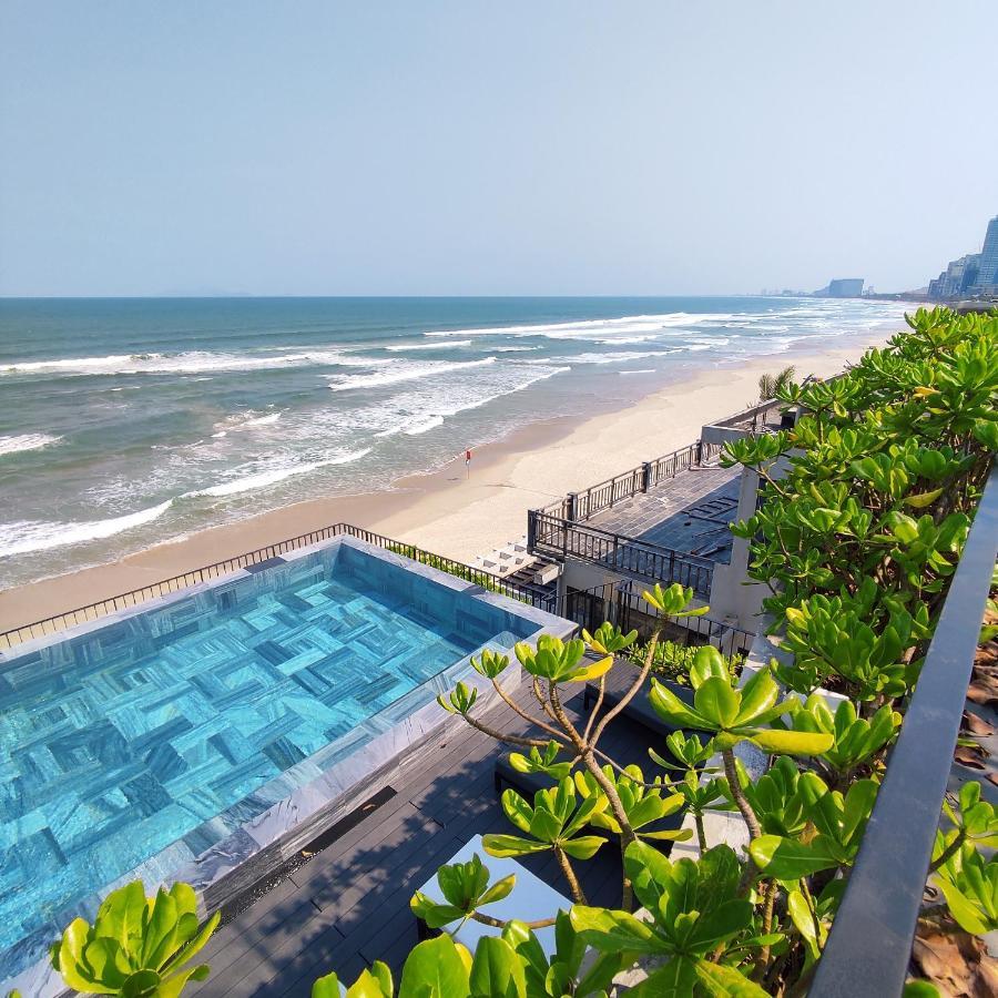 M Beach Hotel 4*